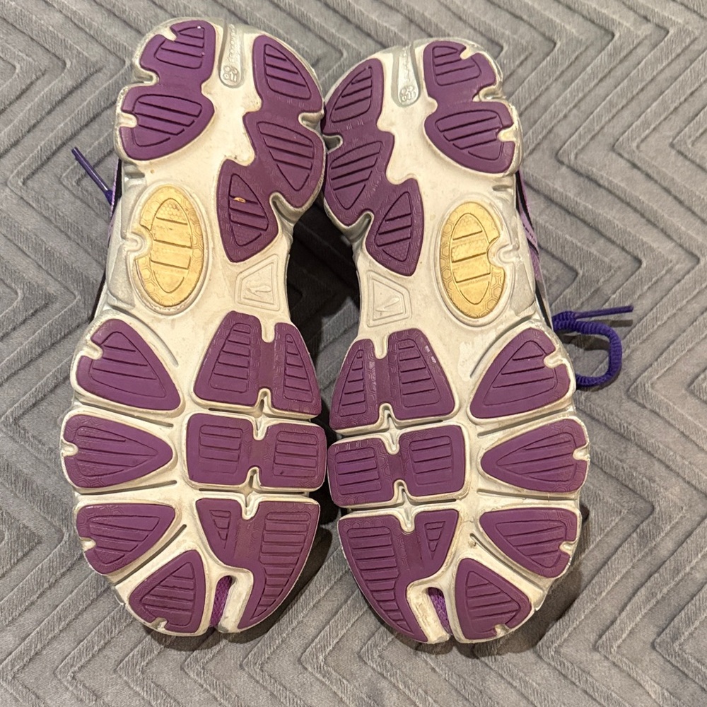 Brooks Pure Flow Running Sneakers - Picture 6 of 7